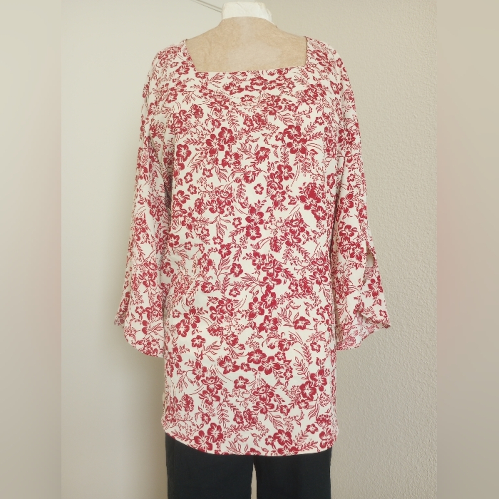 Floral Red and White Women's Top